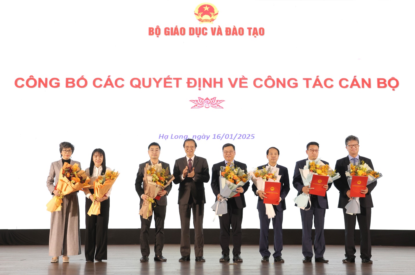 CÔNG BỐ CÁC QUYẾT ĐỊNH VỀ CÔNG TÁC CÁN BỘ TẠI NHÀ XUẤT BẢN GIÁO DỤC VIỆT NAM